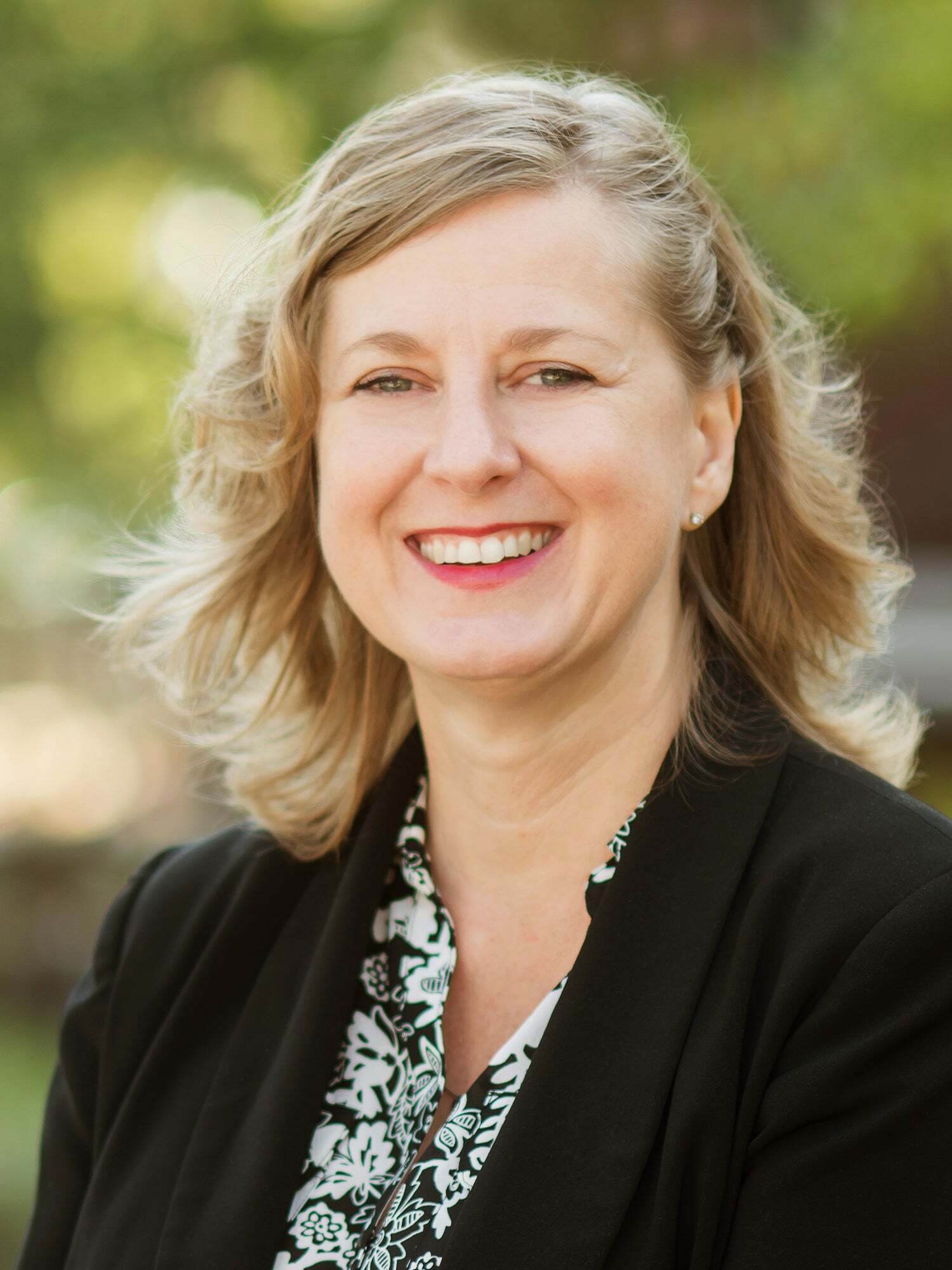 Laura Nunley Headshot